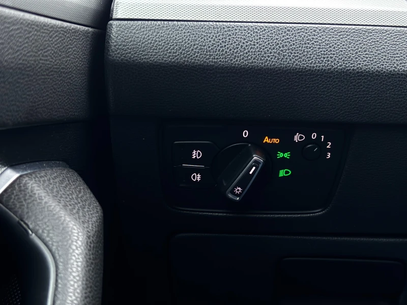VW Passat 2.0 TDI, снимка 16 - Автомобили и джипове - 53296524
