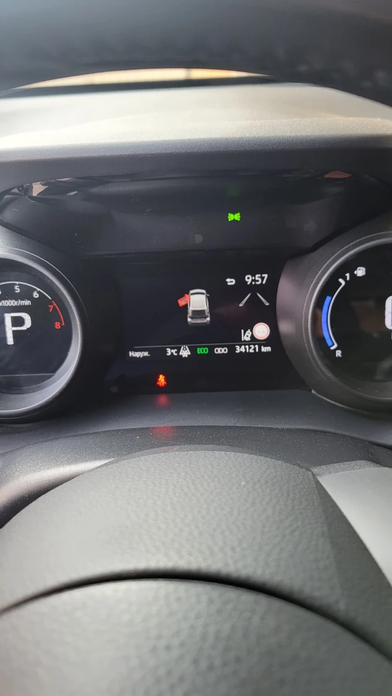 Toyota Yaris 1.5 TNGA CVT, снимка 10 - Автомобили и джипове - 53411558