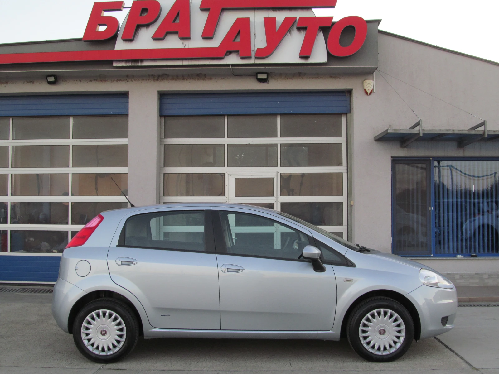 Fiat Punto 1.4/Бензин - изображение 5