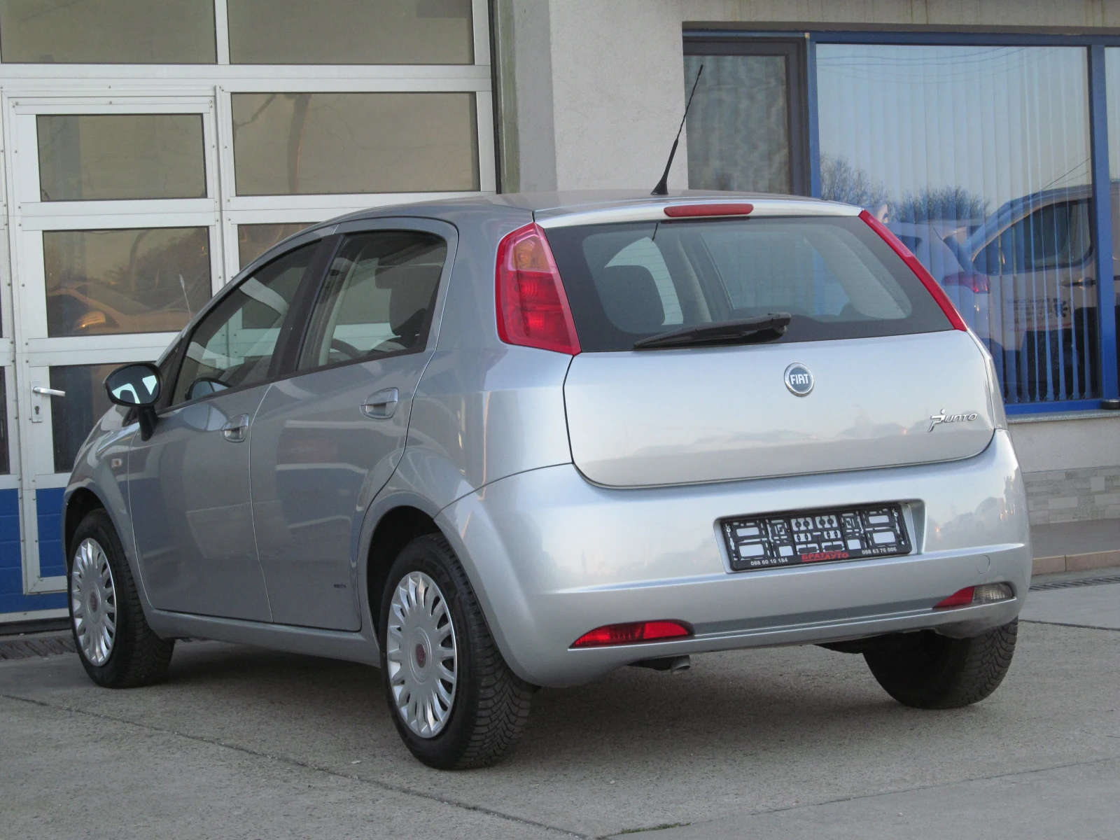 Fiat Punto 1.4/Бензин - изображение 4