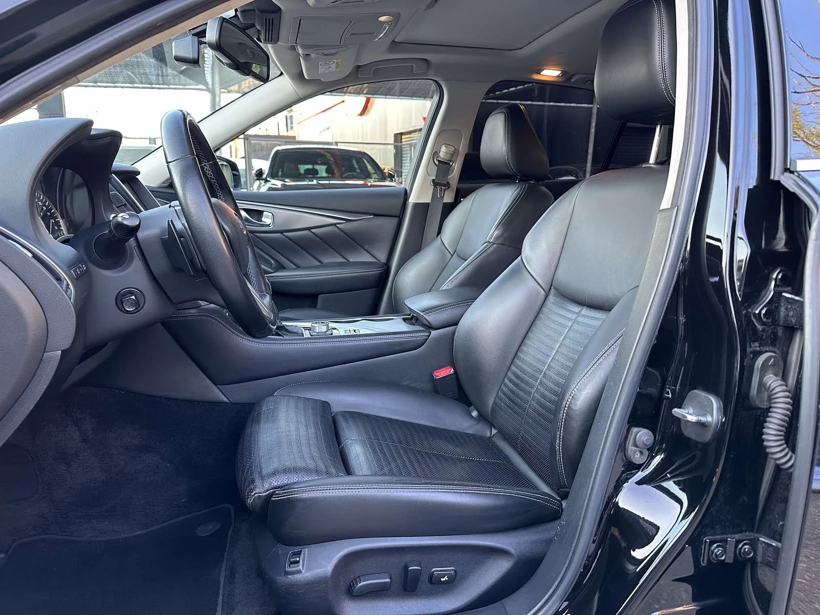 Infiniti Q50 S AWD Hybrid - изображение 9