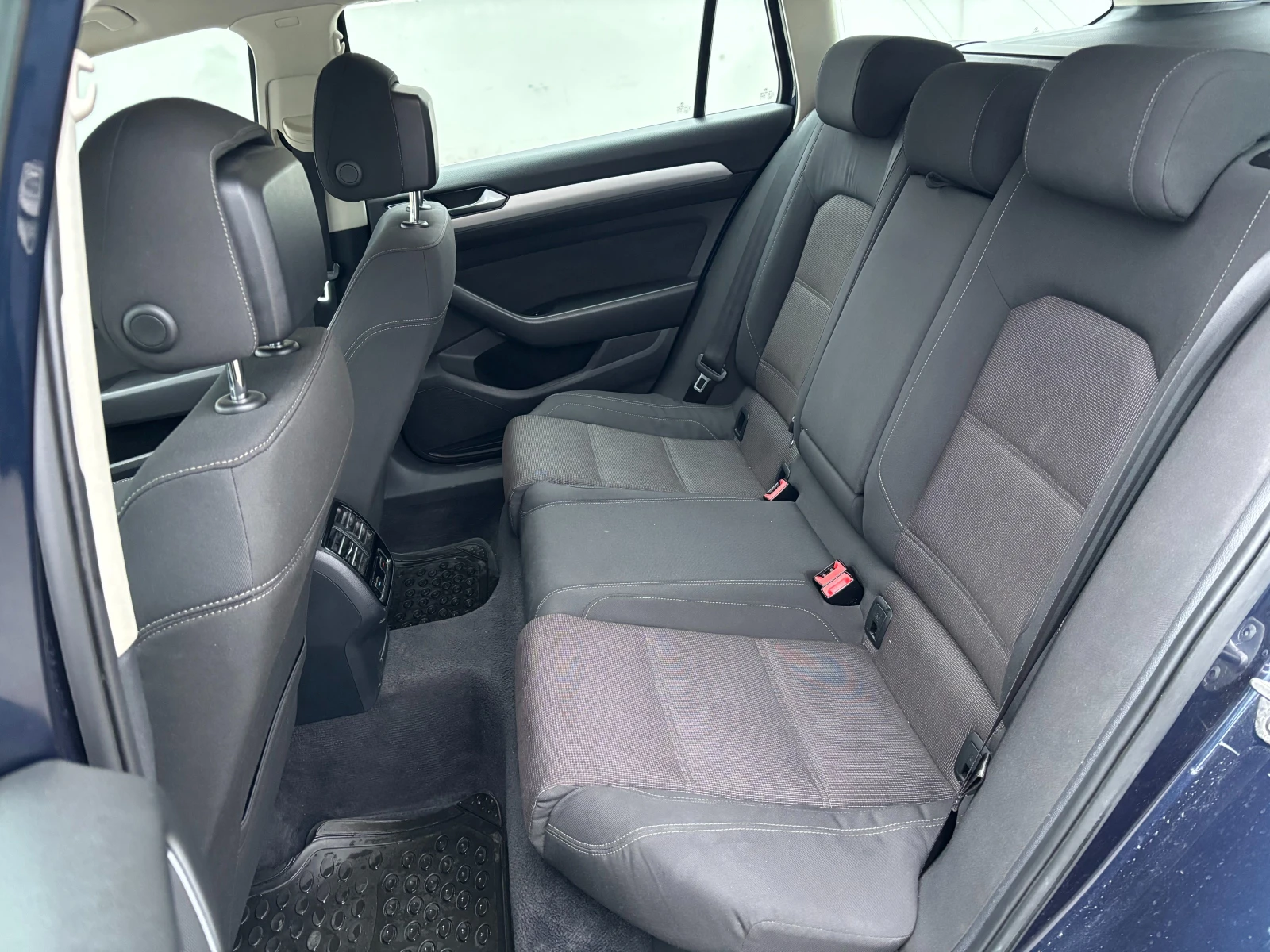 VW Passat 2.0 TDI - изображение 8