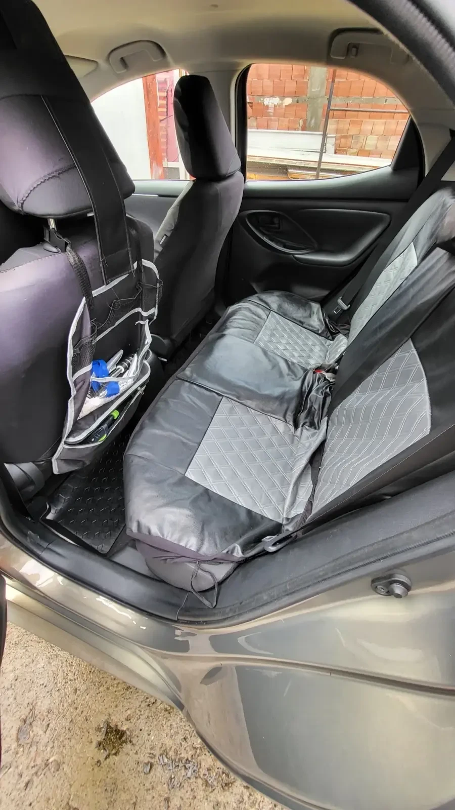 Toyota Yaris 1.5 TNGA CVT - изображение 6