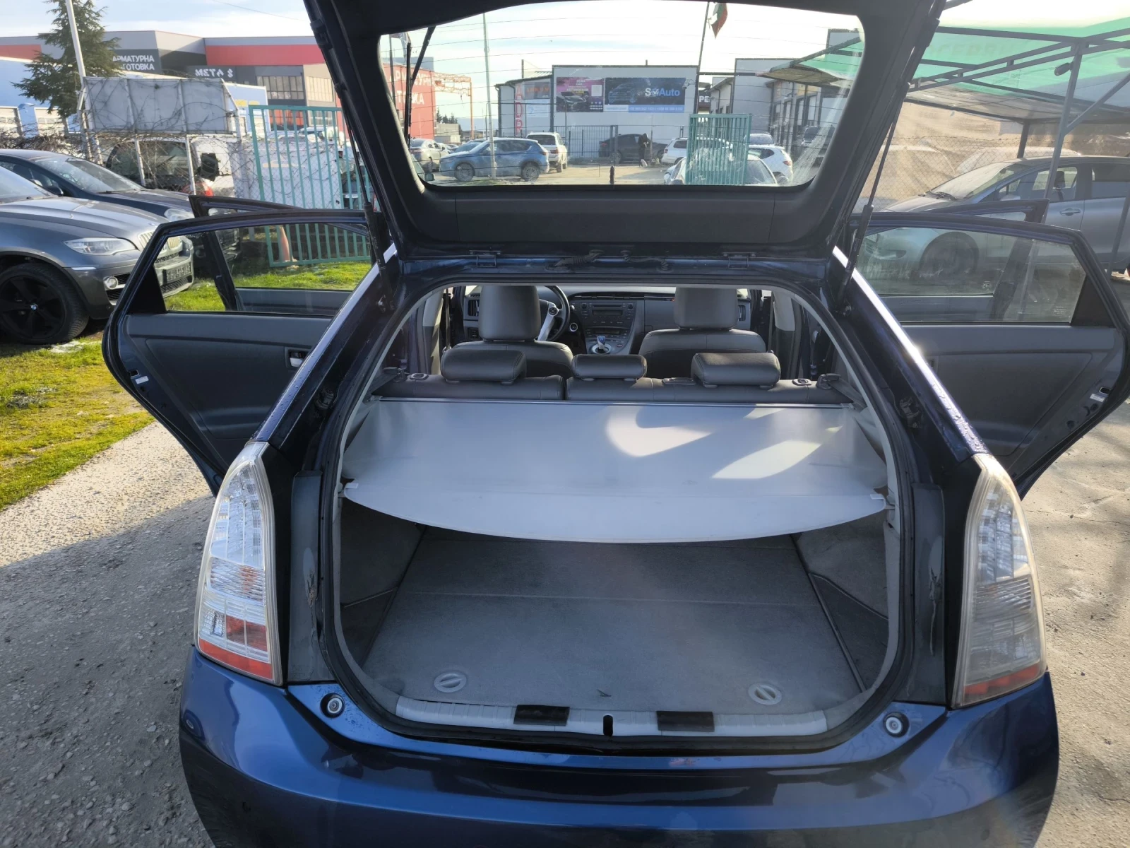 Toyota Prius 1, 8 Hybrid , снимка 15 - Автомобили и джипове - 53766467