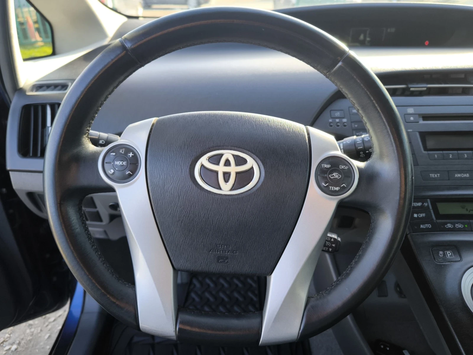 Toyota Prius 1, 8 Hybrid , снимка 16 - Автомобили и джипове - 53766467