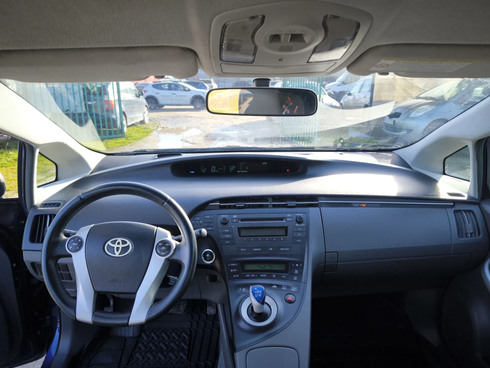 Toyota Prius 1, 8 Hybrid , снимка 10 - Автомобили и джипове - 53766467