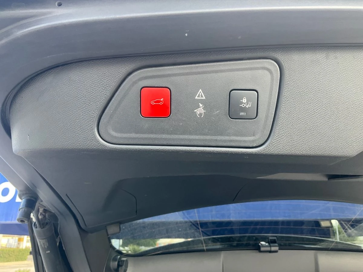 Peugeot 3008 1.6HDI GT-Line, снимка 13 - Автомобили и джипове - 53838802