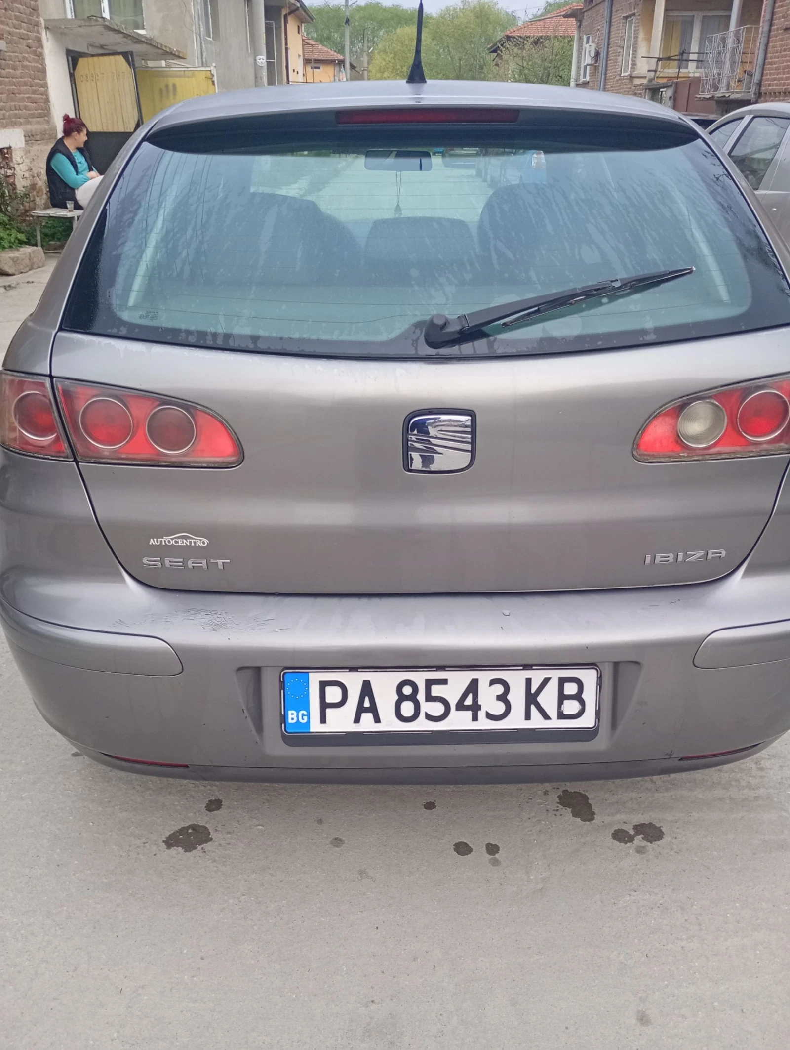 Seat Ibiza 1.4, снимка 2 - Автомобили и джипове - 54261934