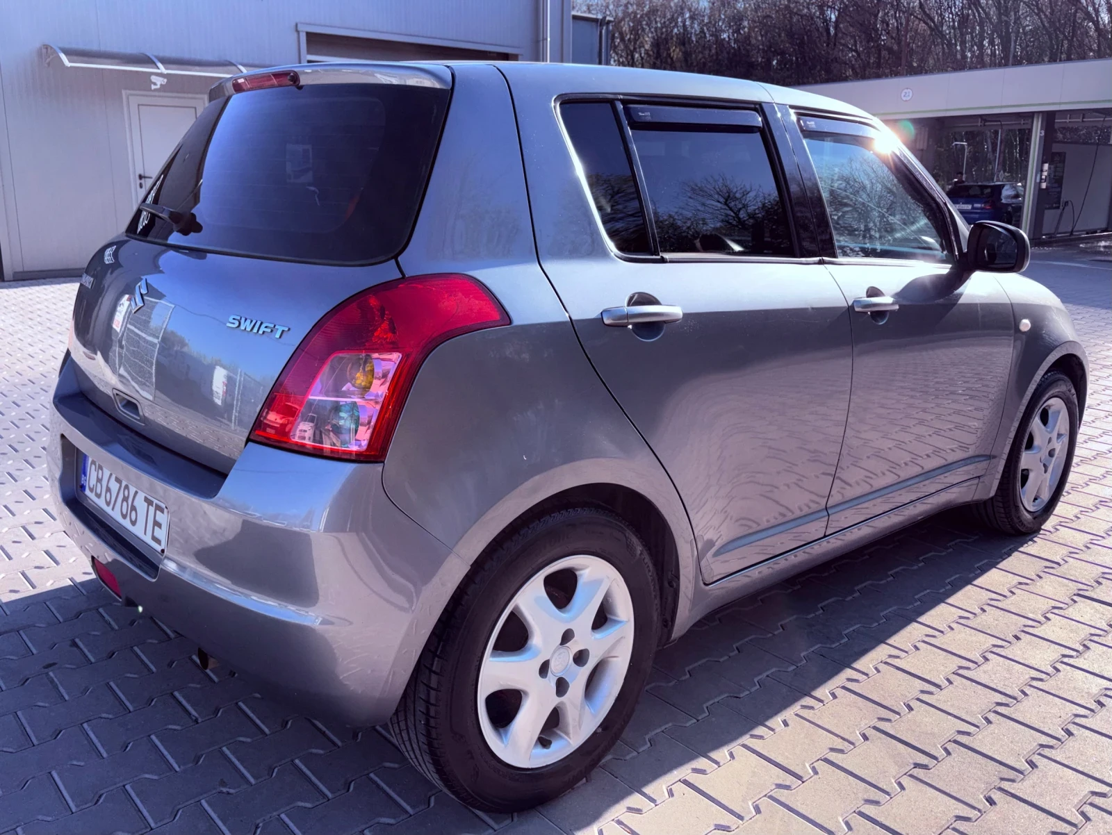 Suzuki Swift 1.3 бензин/газ , снимка 3 - Автомобили и джипове - 54456781