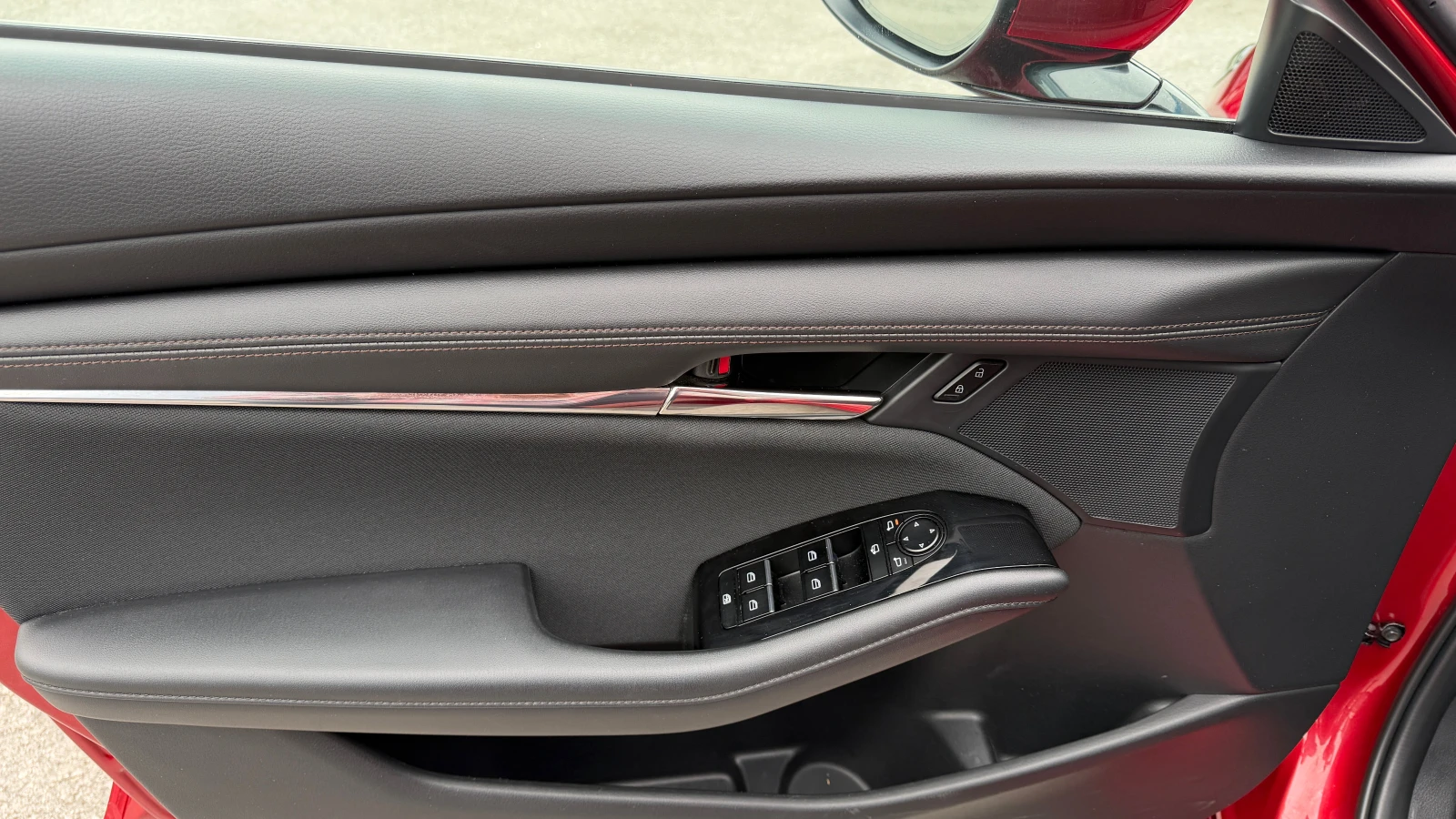 Mazda 3 sedan Takumi 2.0 186 к.с. e-SkyActiv-X, снимка 9 - Автомобили и джипове - 54475082