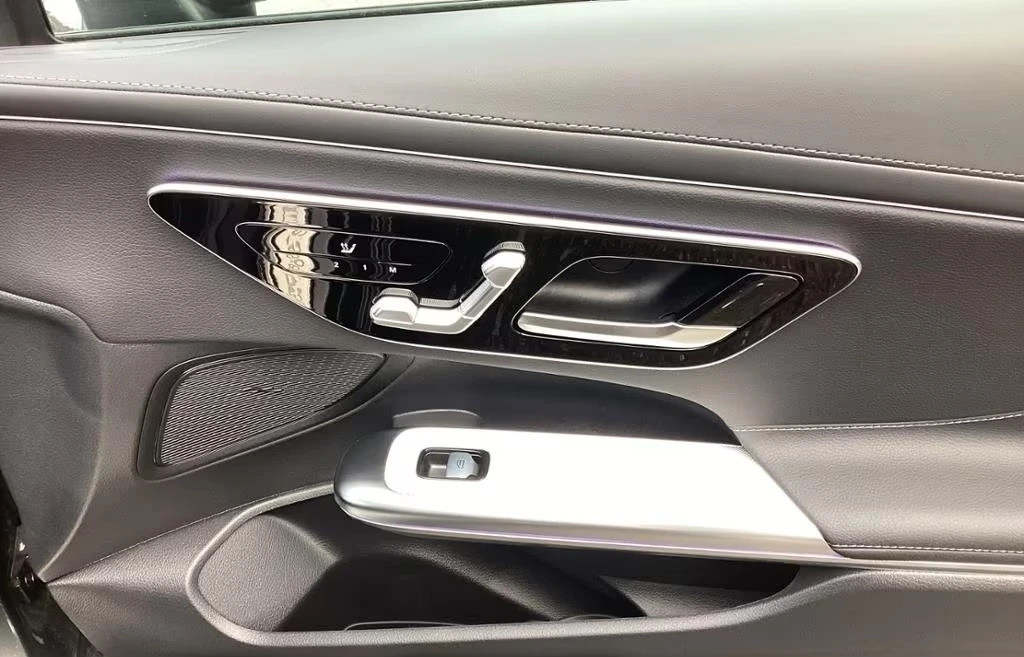 Mercedes-Benz CLE 450 AMG / 4 MATIC / Night / 360 / , снимка 13 - Автомобили и джипове - 54765550