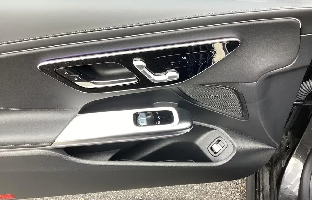 Mercedes-Benz CLE 450 AMG / 4 MATIC / Night / 360 / , снимка 9 - Автомобили и джипове - 54765550