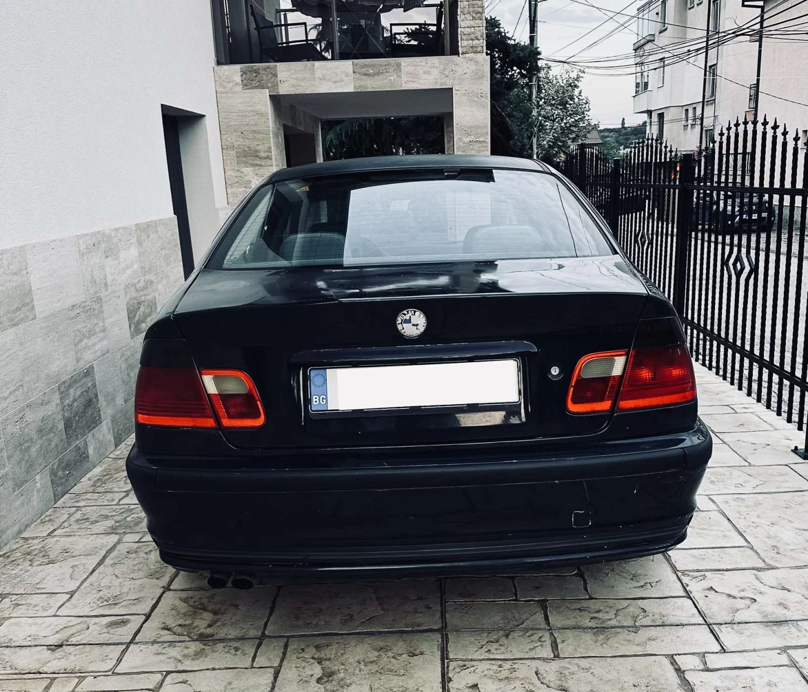 BMW 320 Газ/бензин! Обслужена! Всичко платено!, снимка 3 - Автомобили и джипове - 54805150