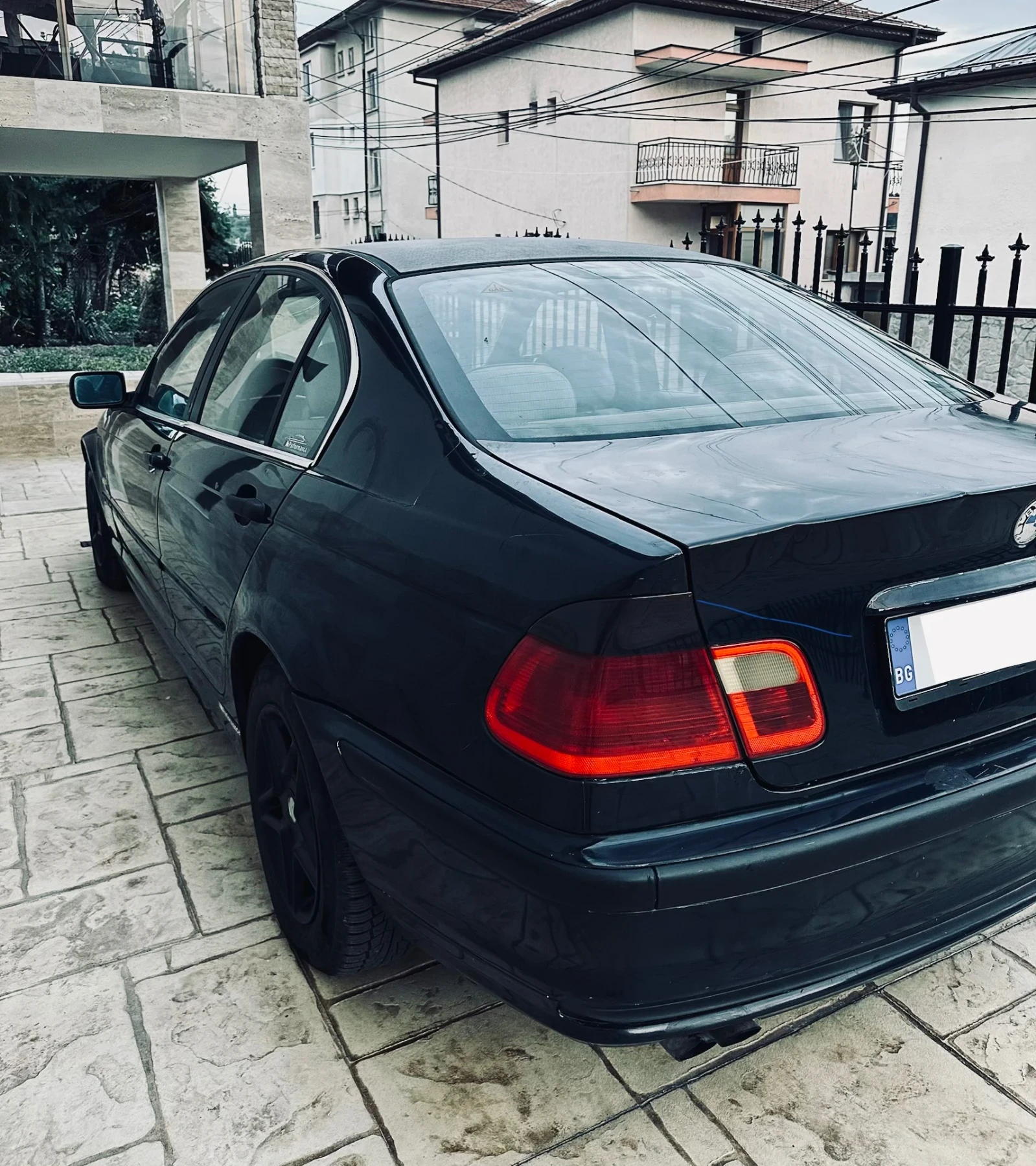 BMW 320 Газ/бензин! Обслужена! Всичко платено!, снимка 4 - Автомобили и джипове - 54805150