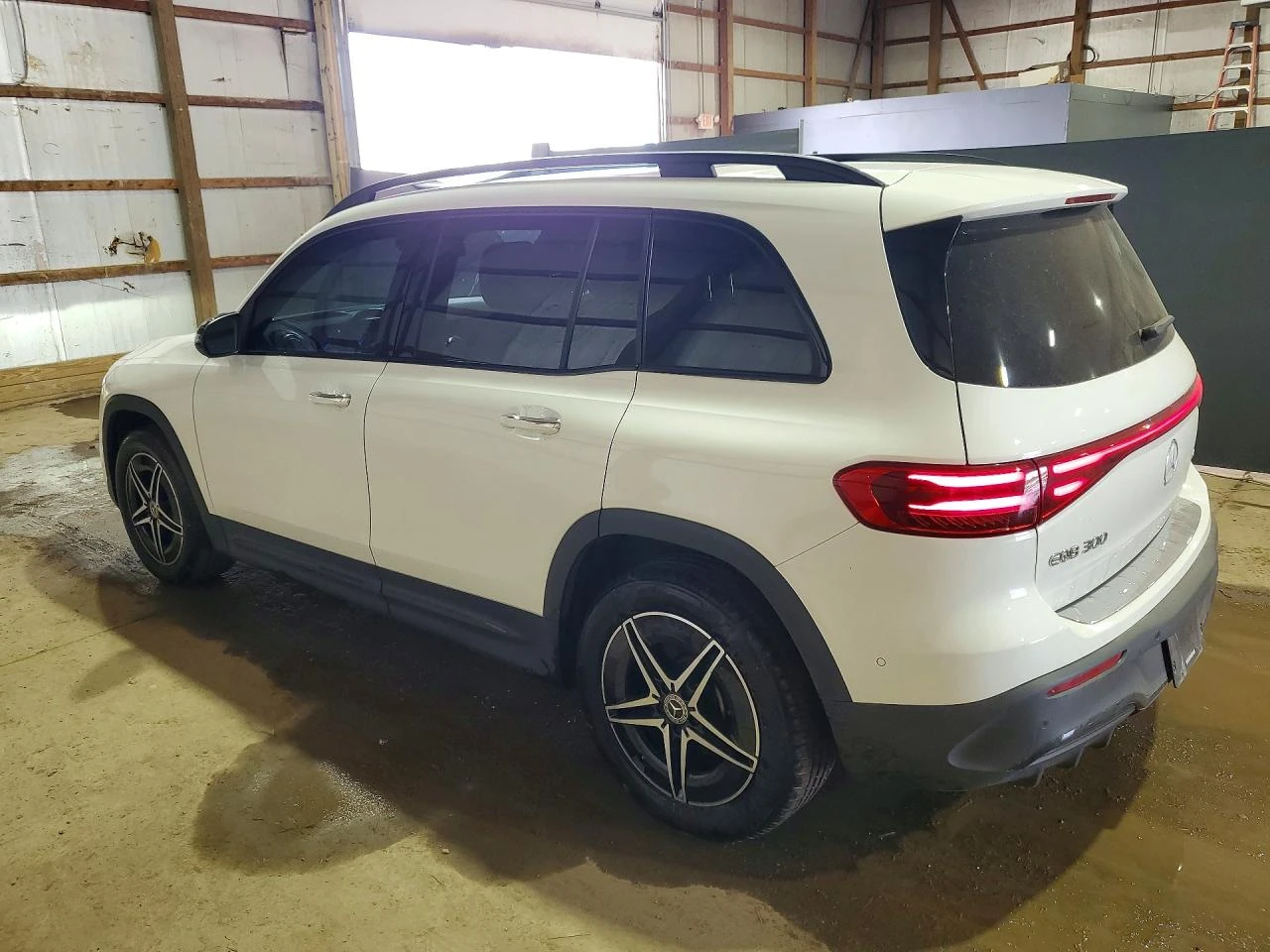 Mercedes-Benz EQB 4MATIC* РЕАЛНИ КМ !, снимка 3 - Автомобили и джипове - 54896733