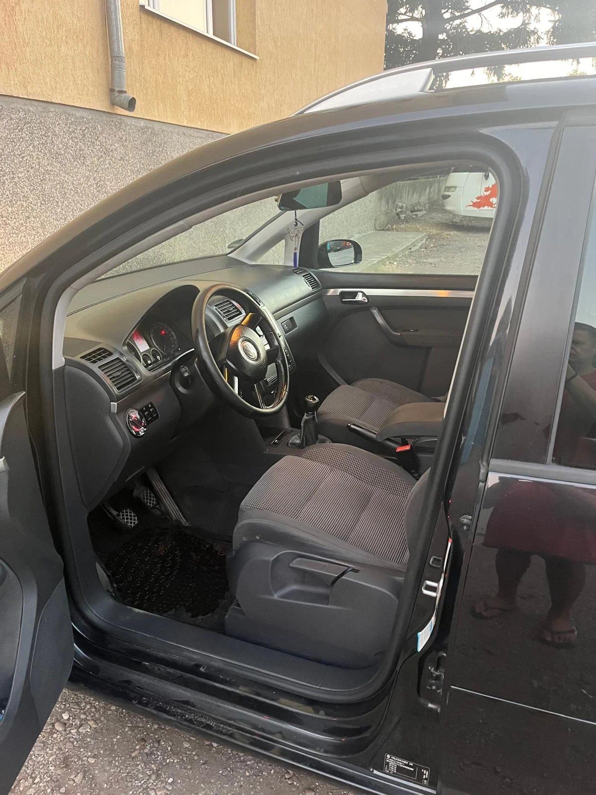 VW Touran, снимка 9 - Автомобили и джипове - 55826756