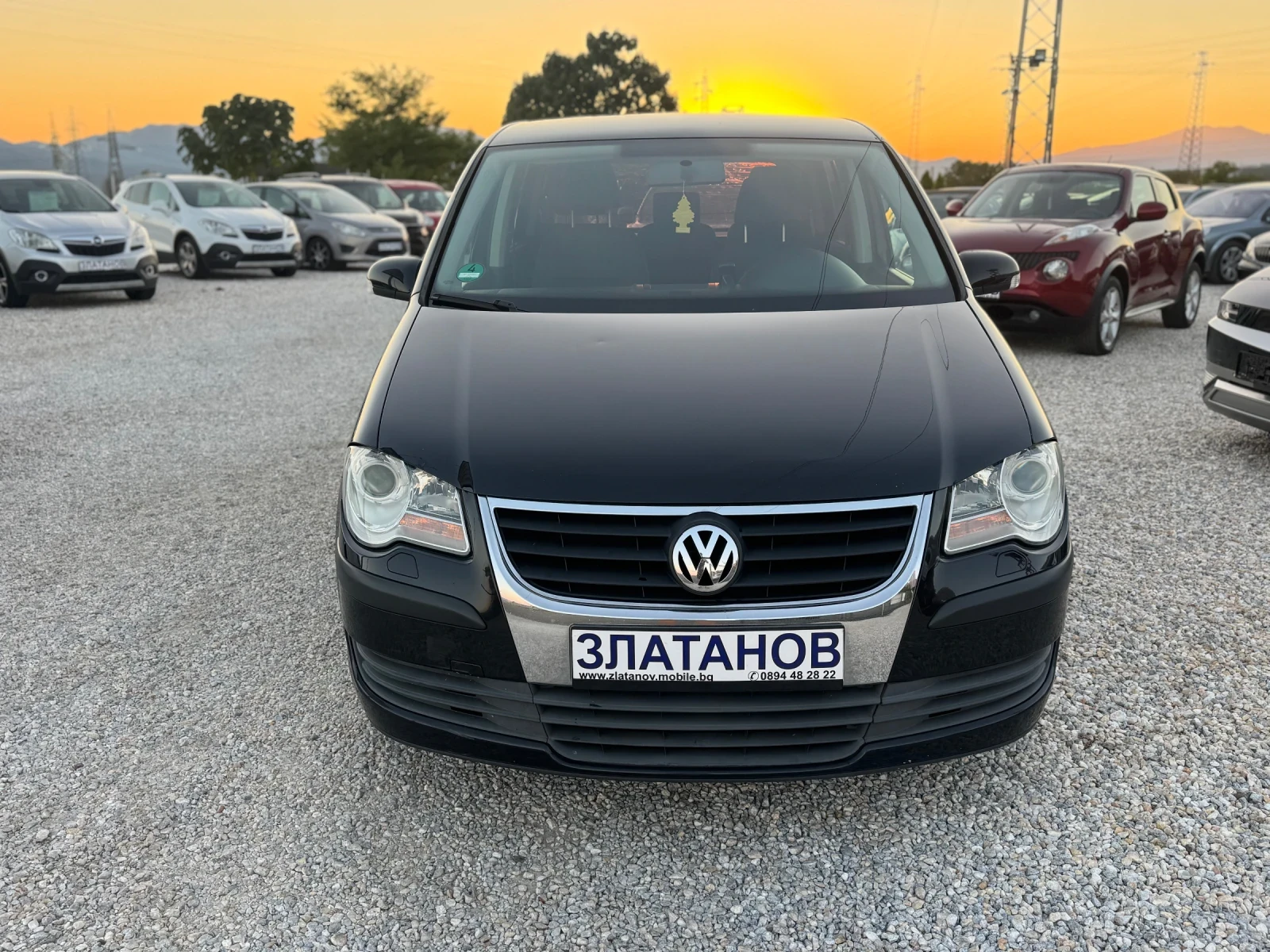 VW Touran 1.9 TDI, снимка 2 - Автомобили и джипове - 56120939