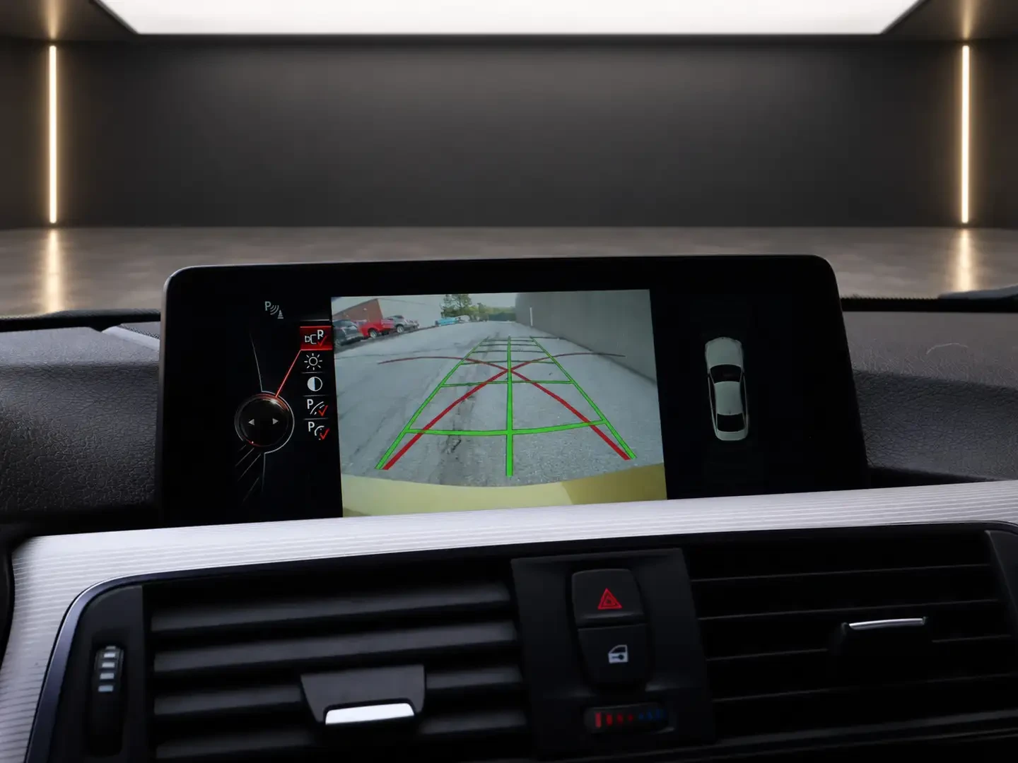 BMW M4 * RedLthr* Harmon Kardon* HUD* carbon* ЛИЗИНГ* , снимка 17 - Автомобили и джипове - 56127424