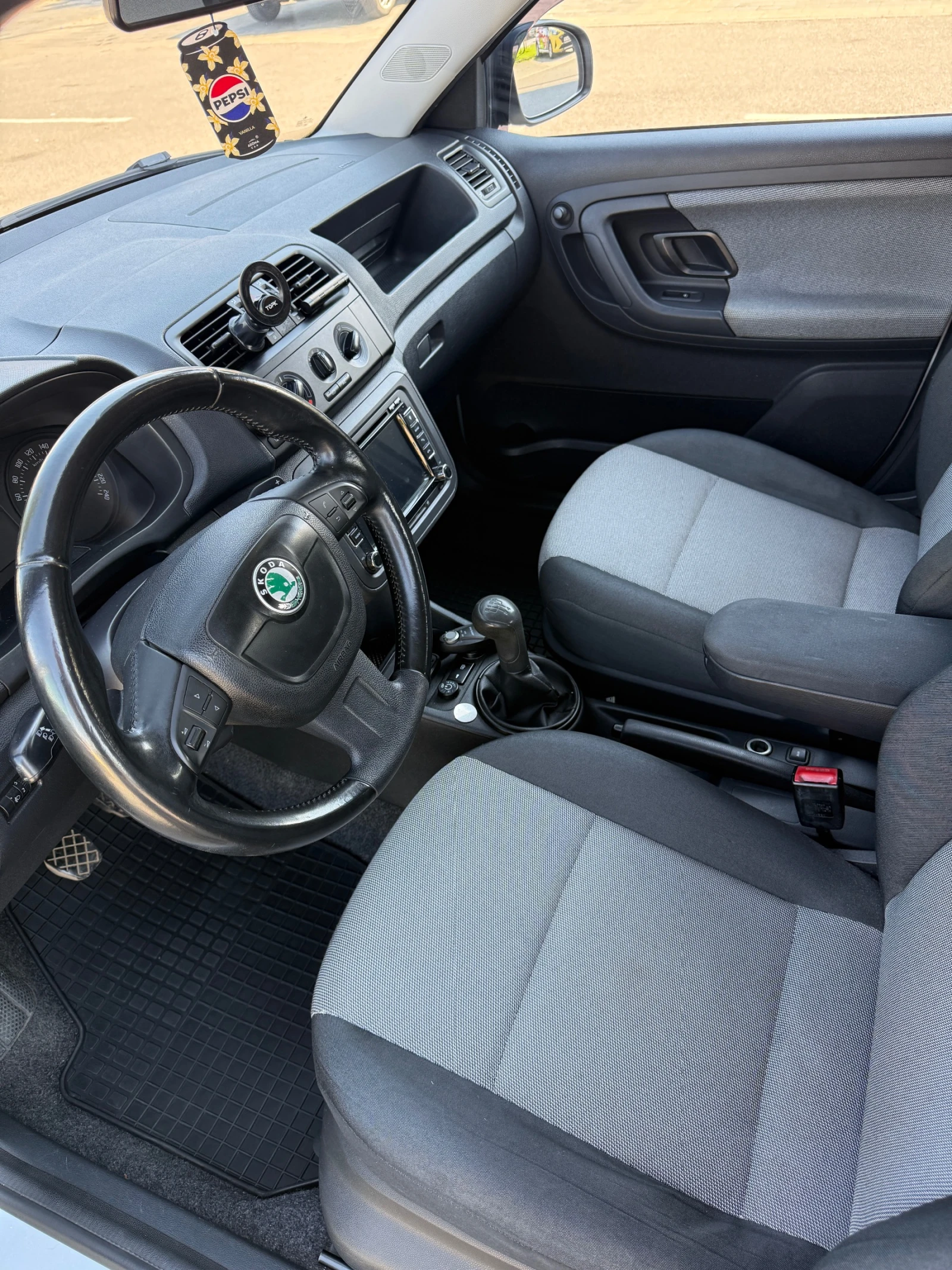Skoda Fabia 1.4 MPI, 16V, ГИ, Камера, снимка 9 - Автомобили и джипове - 56661931