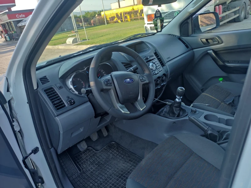 Ford Ranger 2.2 Регистриран , снимка 13 - Автомобили и джипове - 47975479