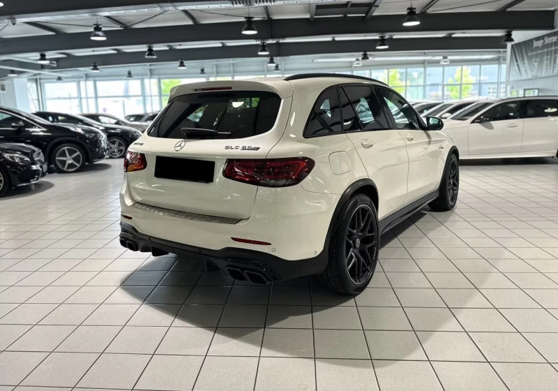 Mercedes-Benz GLC 63 AMG 63S Pano Burmester Performance Night, снимка 3 - Автомобили и джипове - 51509223