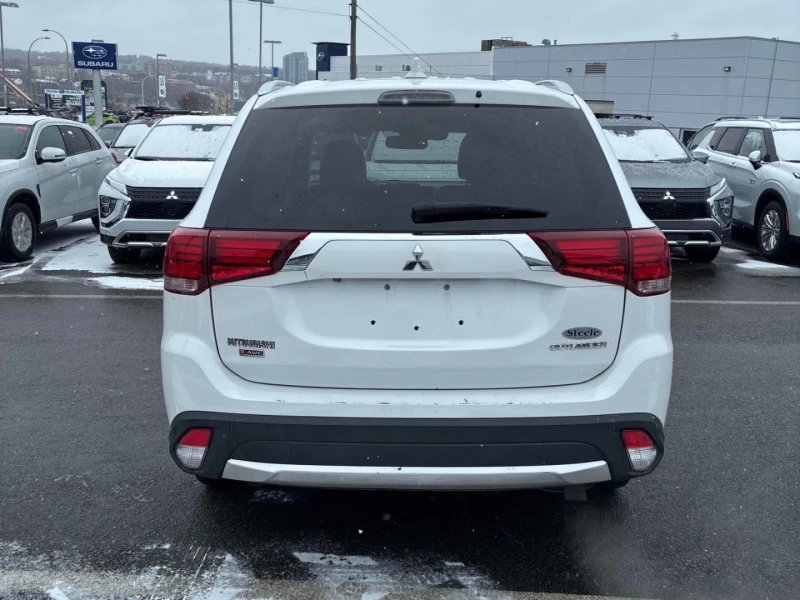 Mitsubishi Outlander Gt* 360view* Подгрев* Обдух* Шибидах* Rockford Fos, снимка 4 - Автомобили и джипове - 53600096