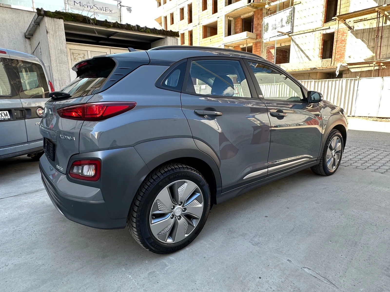 Hyundai Kona 64 kwh, Гаранция до 12.2025 - изображение 5