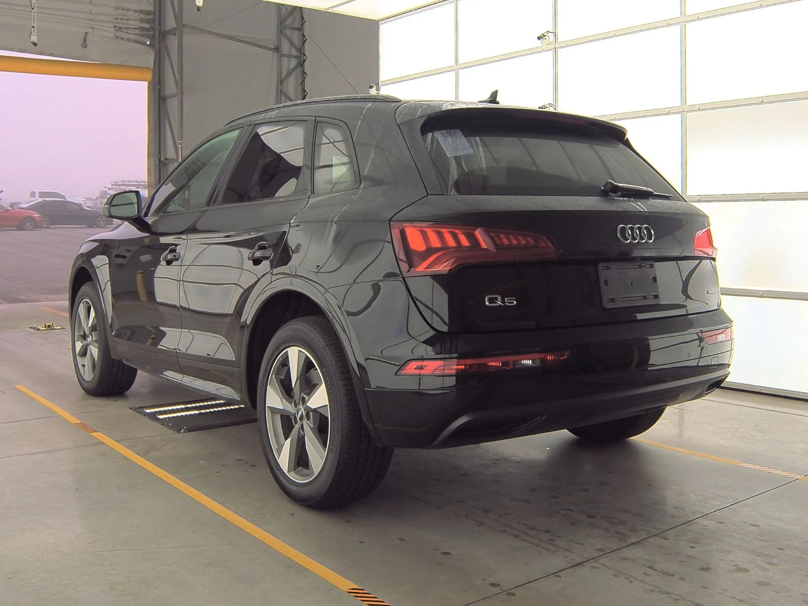 Audi Q5 Premium Plus | СЕРВИЗНА ИСТОРИЯ |  - изображение 5