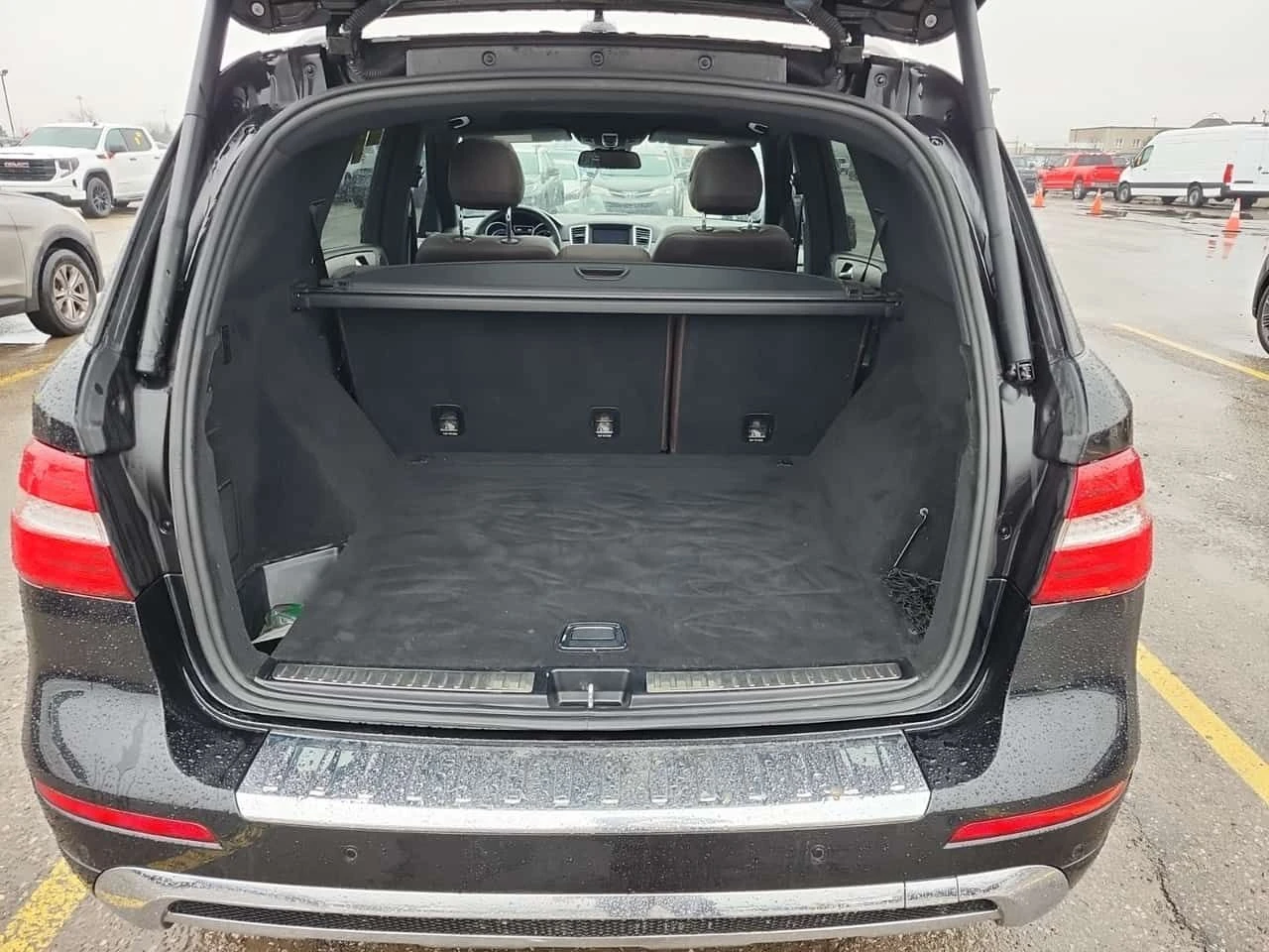 Mercedes-Benz ML 350  BLUETEC  | 360 | HARMAN KARDON | 360, снимка 14 - Автомобили и джипове - 54200454