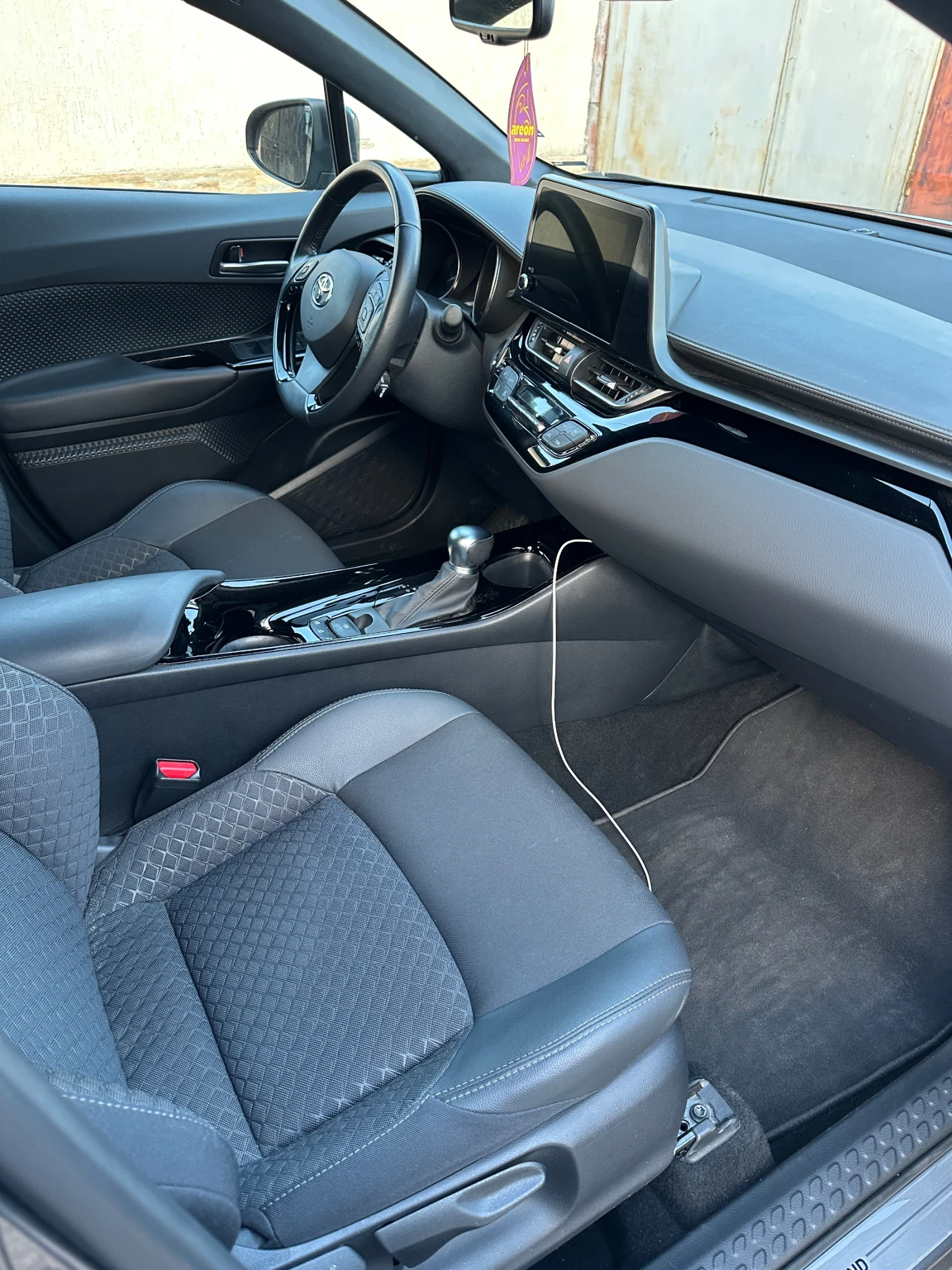 Toyota C-HR, снимка 3 - Автомобили и джипове - 54481510