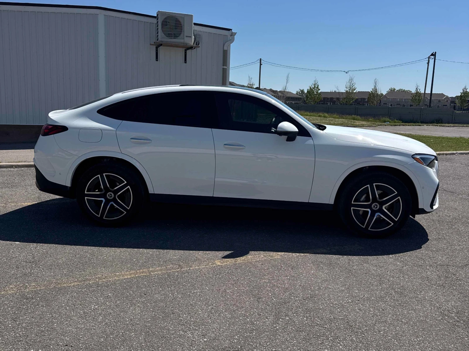 Mercedes-Benz GLC 300 4MATIC Coupe * ДИСТРОНИК * ПОДГРЕВ * ПАНОРАМА, снимка 3 - Автомобили и джипове - 54783777