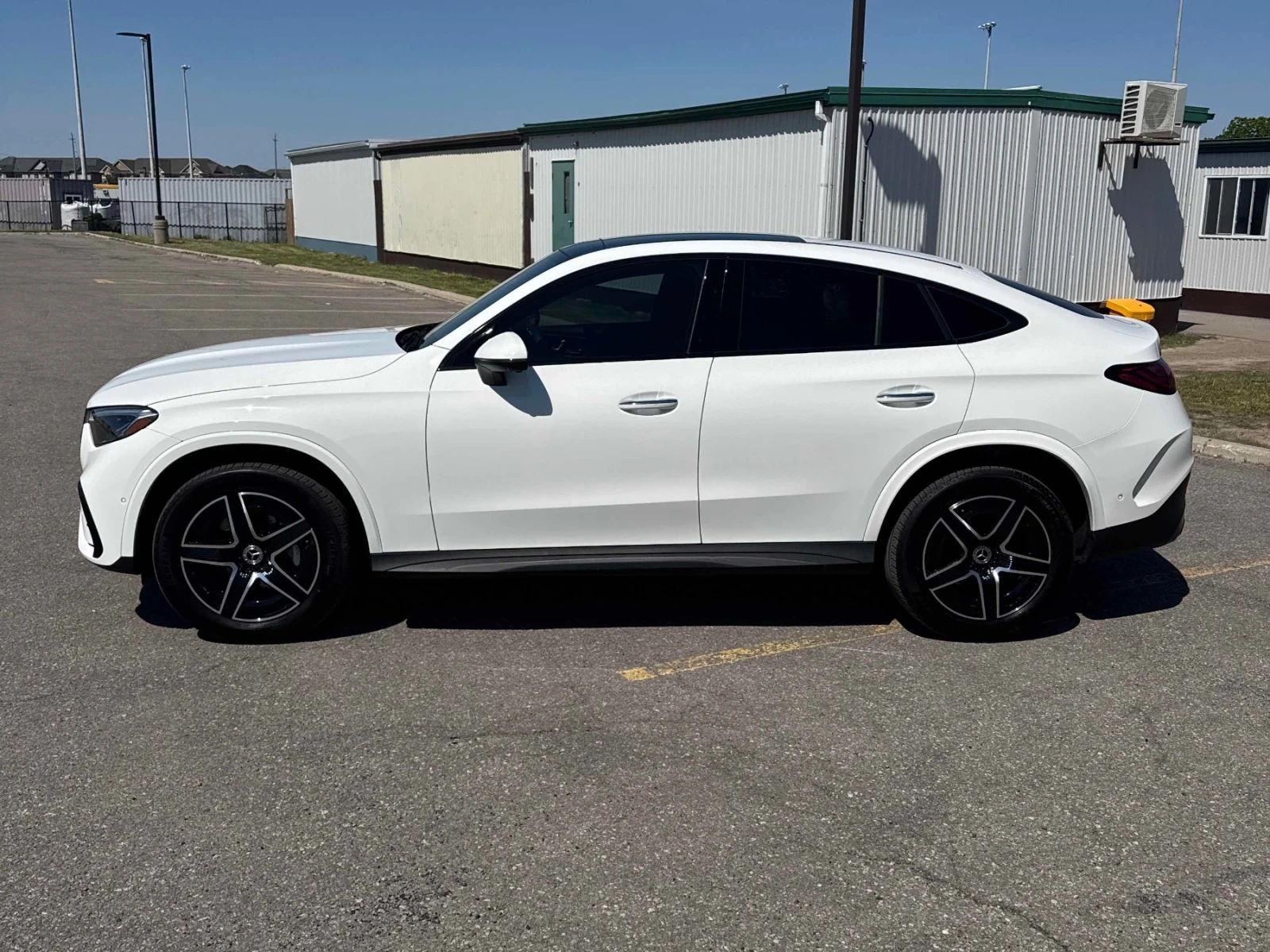 Mercedes-Benz GLC 300 4MATIC Coupe * ДИСТРОНИК * ПОДГРЕВ * ПАНОРАМА, снимка 2 - Автомобили и джипове - 54783777