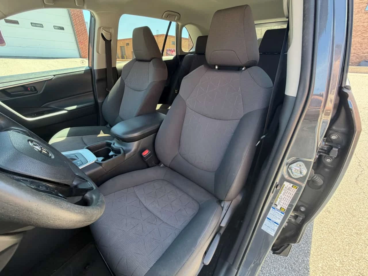 Toyota Rav4 * Hybrid LE * АВТОКРЕДИТ БЕЗ ПЪРВОНАЧАЛНА ВНОСКА* , снимка 5 - Автомобили и джипове - 55129852