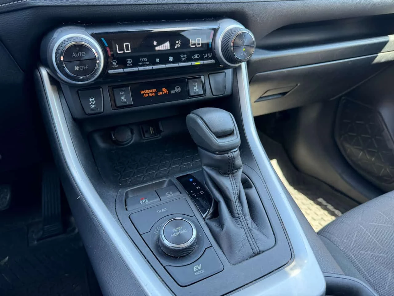 Toyota Rav4 * Hybrid LE * АВТОКРЕДИТ БЕЗ ПЪРВОНАЧАЛНА ВНОСКА* , снимка 9 - Автомобили и джипове - 55129852