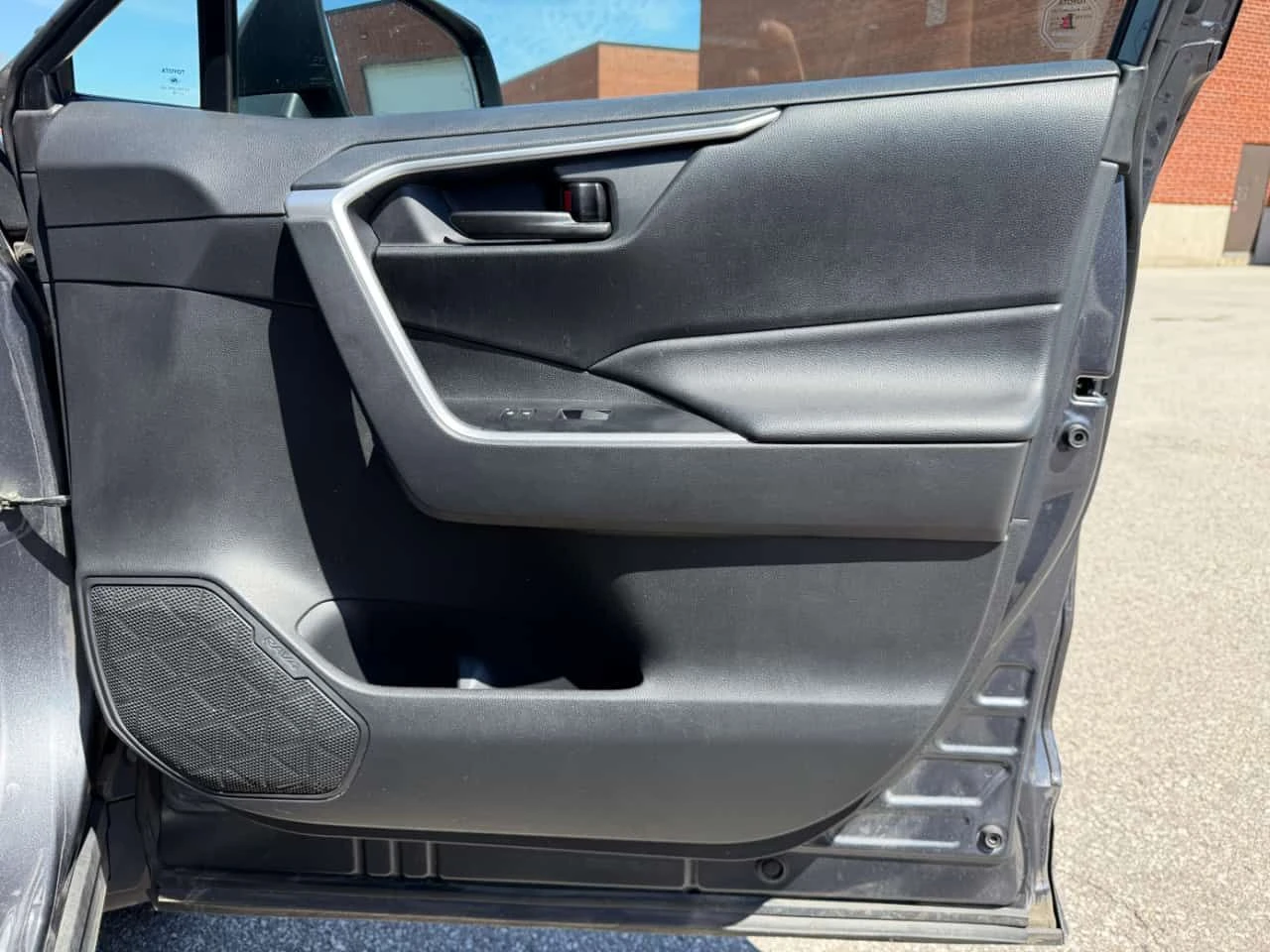 Toyota Rav4 * Hybrid LE * АВТОКРЕДИТ БЕЗ ПЪРВОНАЧАЛНА ВНОСКА* , снимка 13 - Автомобили и джипове - 55129852