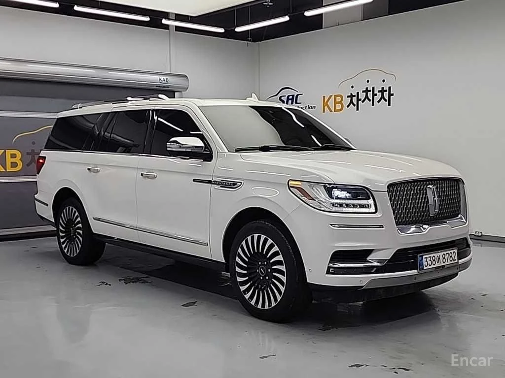 Lincoln Navigator 3.5L* BLACK LEBEL* HEAD UP* 360* ОБДУХ* КРАЙНА ЦЕН, снимка 3 - Автомобили и джипове - 55478919