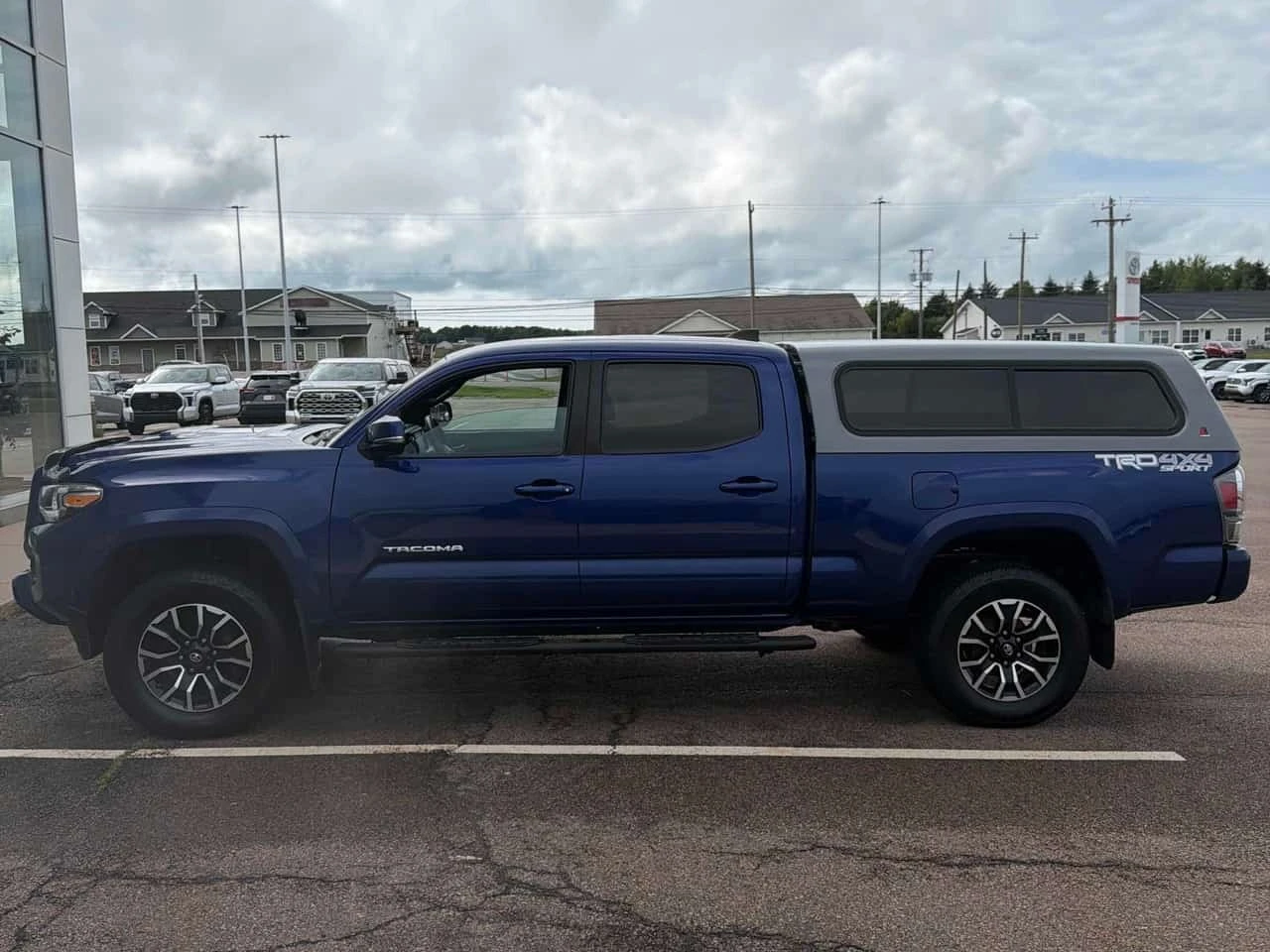 Toyota Tacoma * 4x4 Double Cab Auto* АВТОКРЕДИТ БЕЗ ПЪРВОНАЧАЛНА, снимка 2 - Автомобили и джипове - 55735449