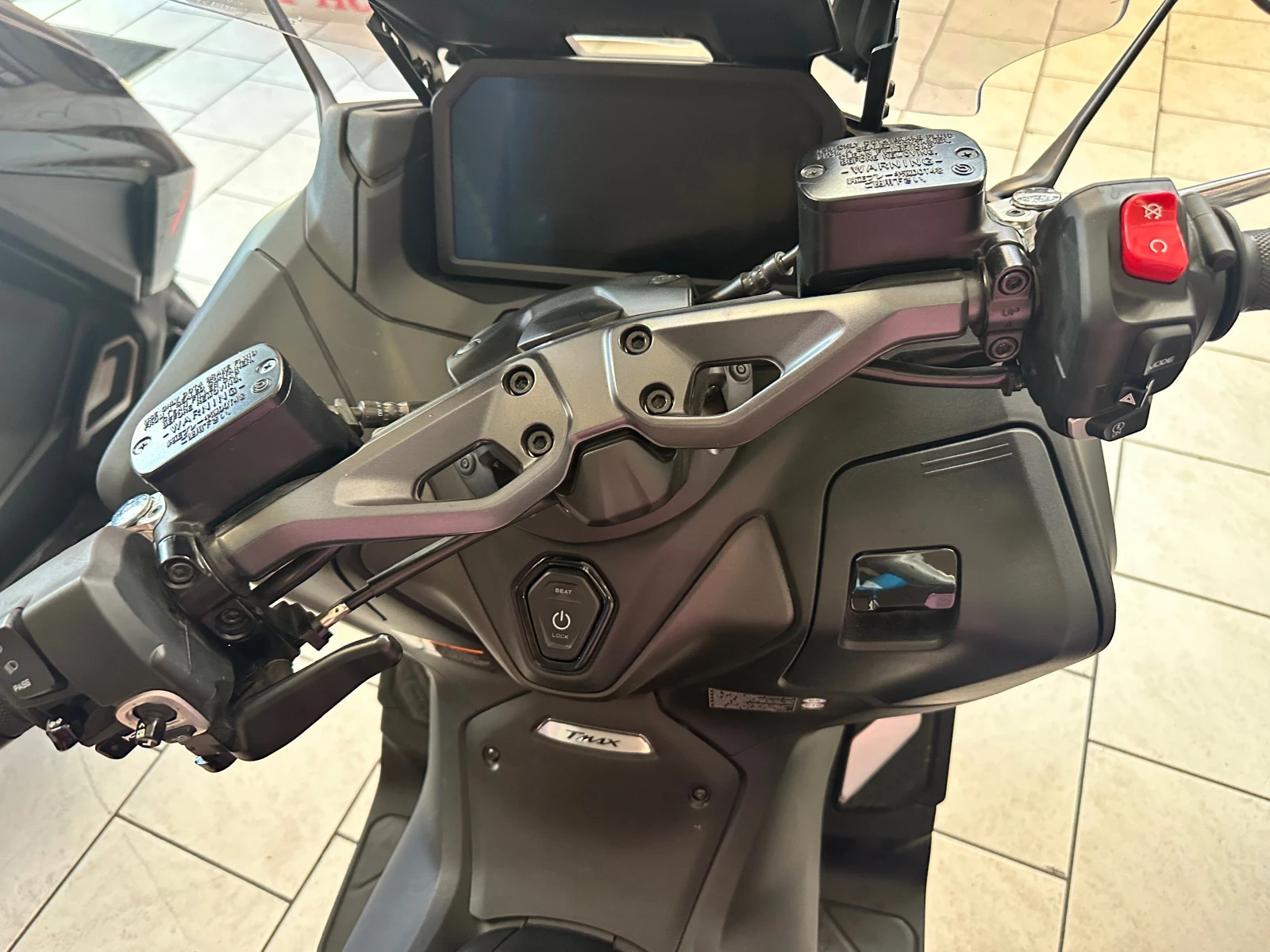 Yamaha T-max 560i 07.2025г., снимка 9 - Мотоциклети и мототехника - 55332654