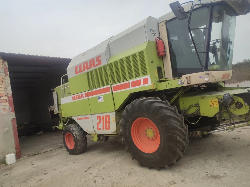 Комбайн Claas Mega 218, снимка 2 - Селскостопанска техника - 47422712