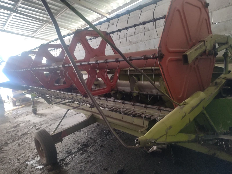 Комбайн Claas Mega 218, снимка 10 - Селскостопанска техника - 47422712