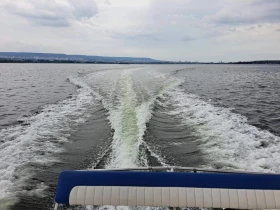 Моторна яхта Bayliner, снимка 15