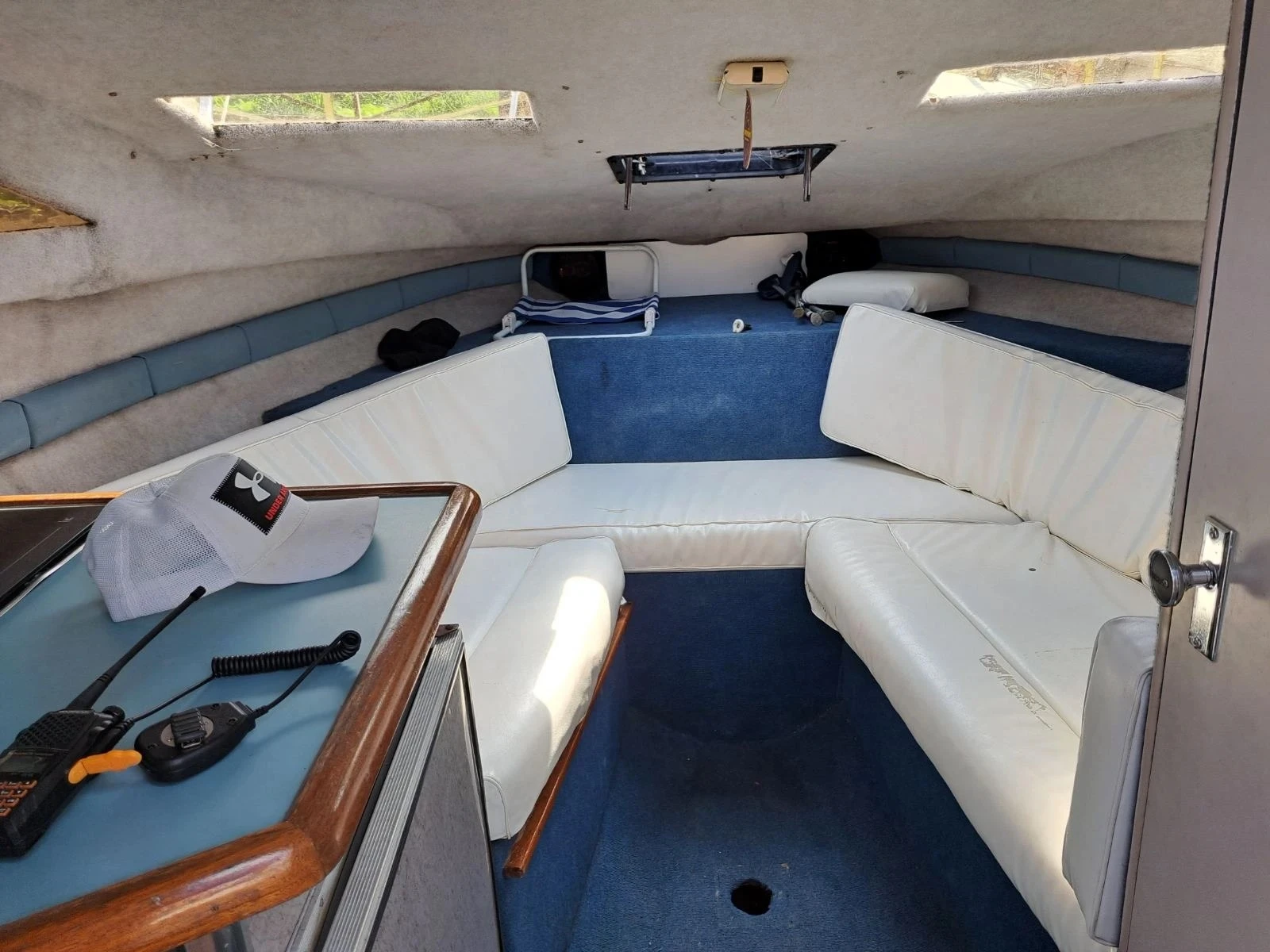 Моторна яхта Bayliner, снимка 13 - Воден транспорт - 54968879