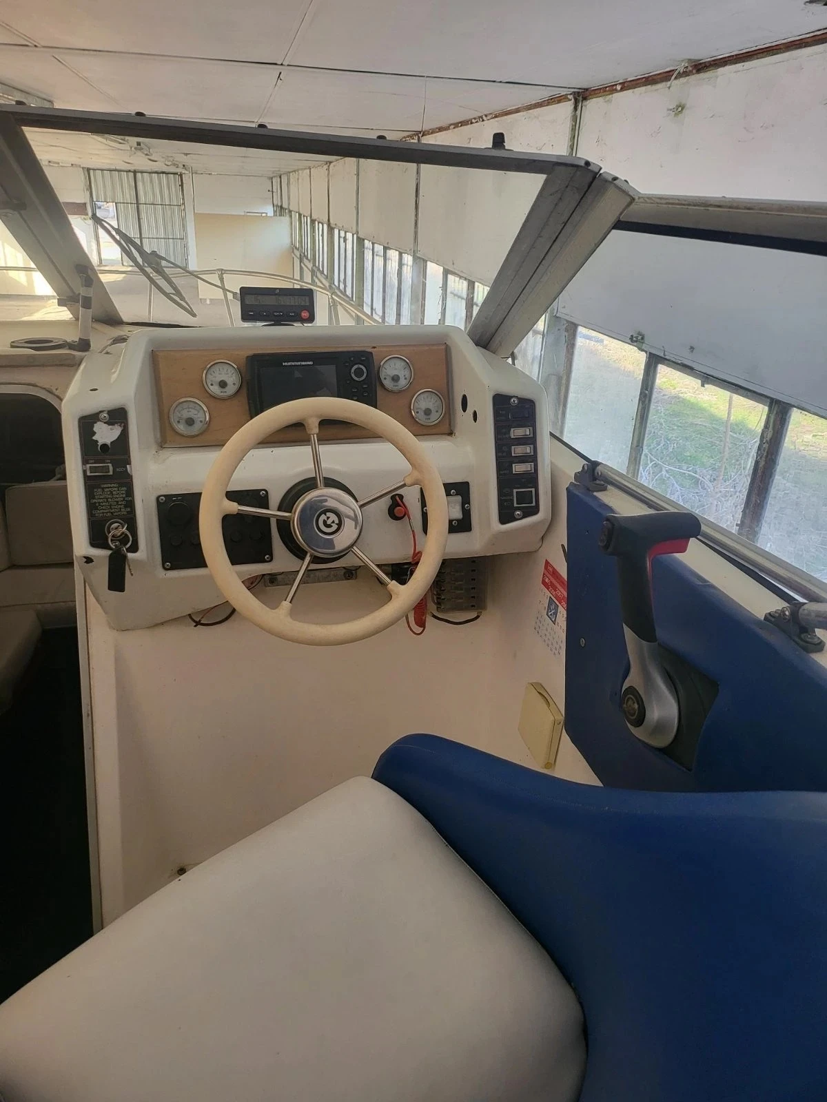 Моторна яхта Bayliner, снимка 5 - Воден транспорт - 54968879