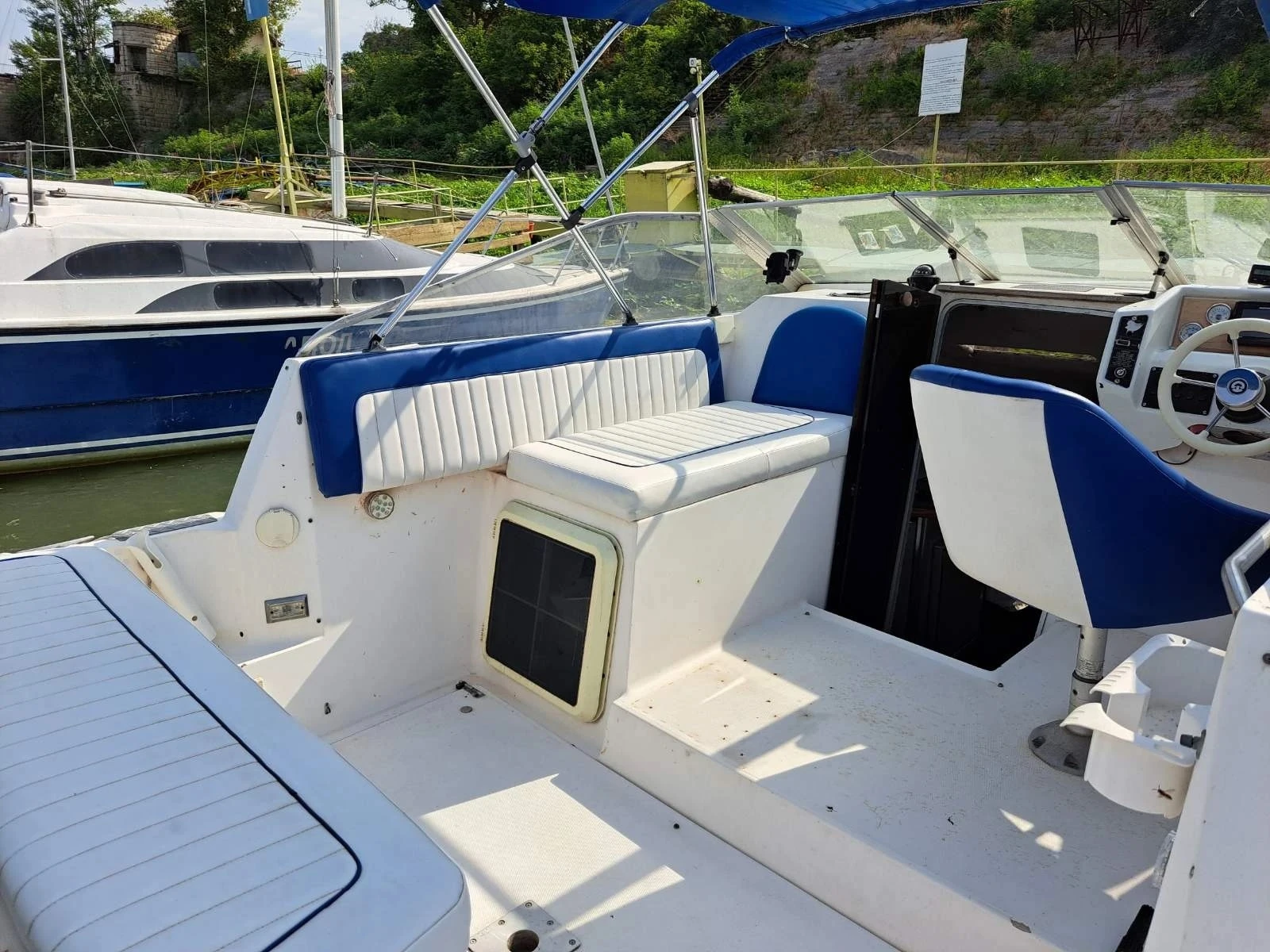 Моторна яхта Bayliner, снимка 8 - Воден транспорт - 54968879