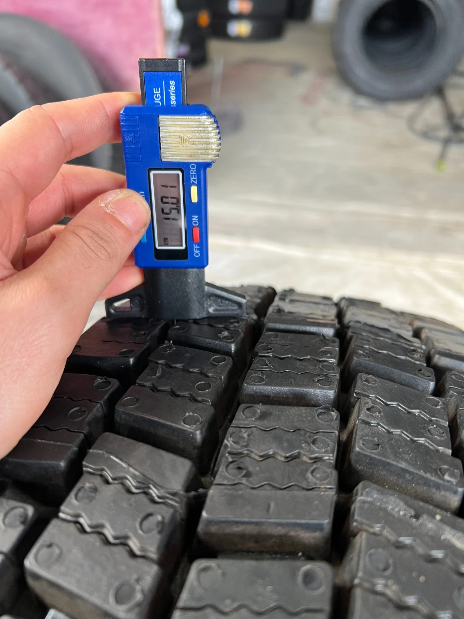 ���� 205/75R17.5 | Mobile.bg � ����������� 5