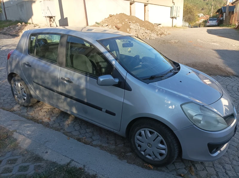 Renault Clio 1.4, снимка 6 - Автомобили и джипове - 47644072