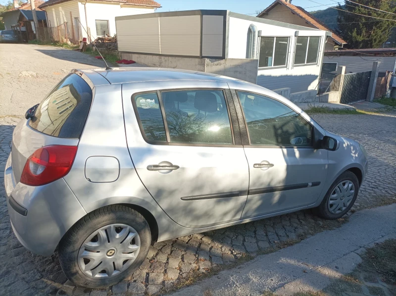 Renault Clio 1.4, снимка 3 - Автомобили и джипове - 47644072