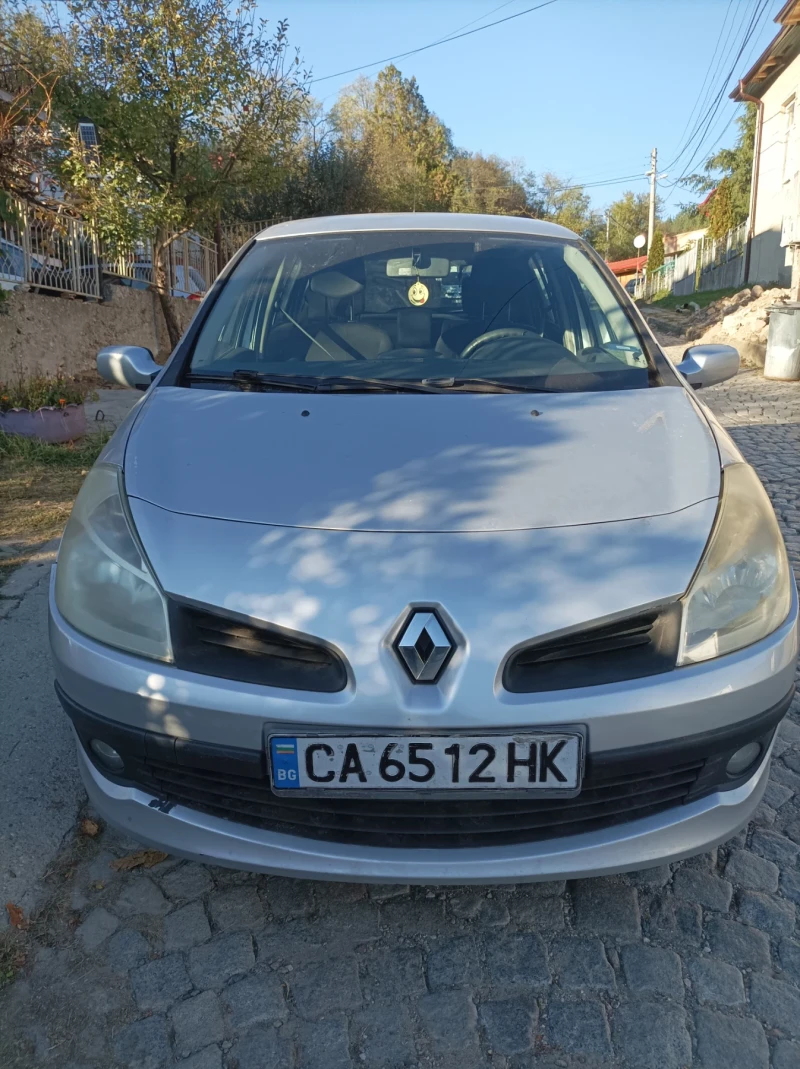 Renault Clio 1.4, снимка 1 - Автомобили и джипове - 47644072