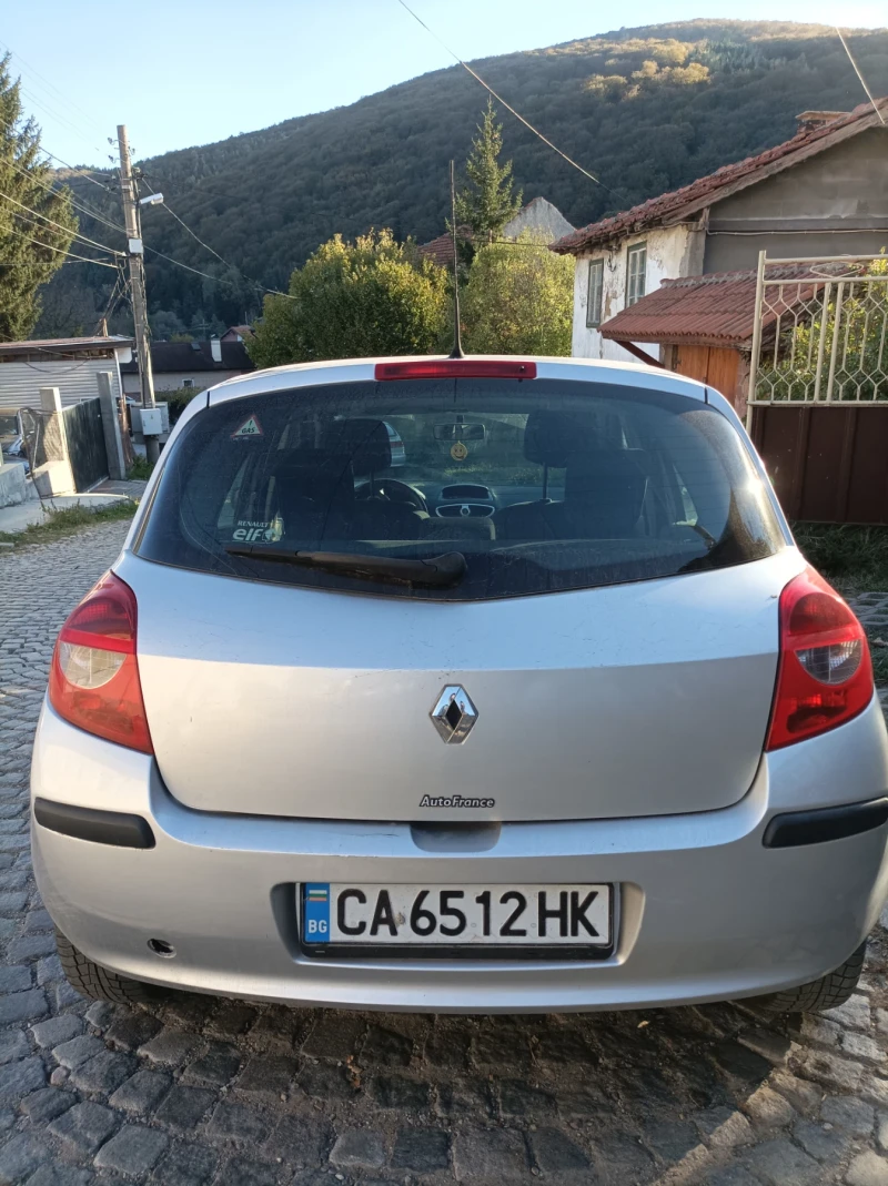 Renault Clio 1.4, снимка 2 - Автомобили и джипове - 47644072