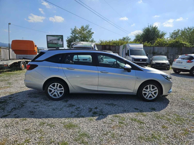 Opel Astra 1.6cdti 136k.c., снимка 6 - Автомобили и джипове - 48702911